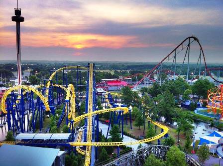 Информация за работодателя и работни оферти за Carowinds - увеселителен парк в САЩ